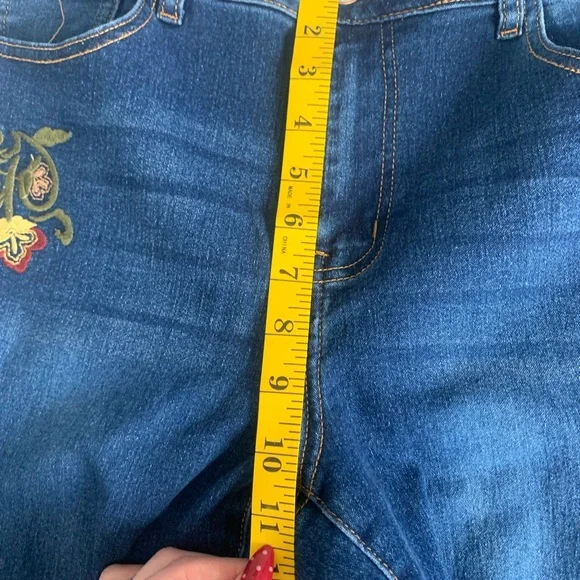 Embroidered Blue Women's Jeans - Picture 7 of 8